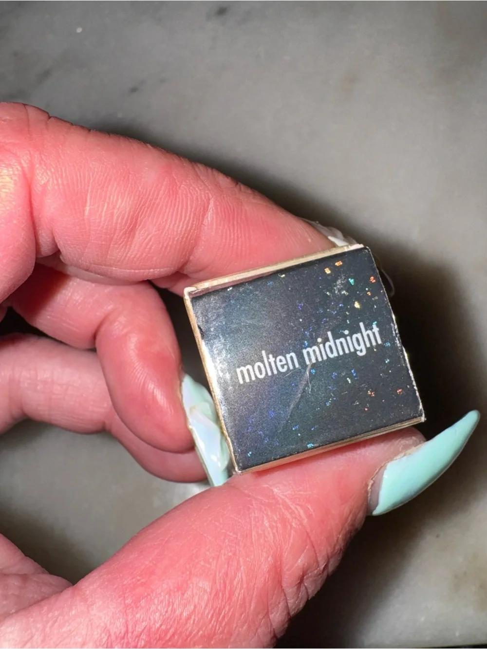 Magnificent metals glitter & glow liquid shadow